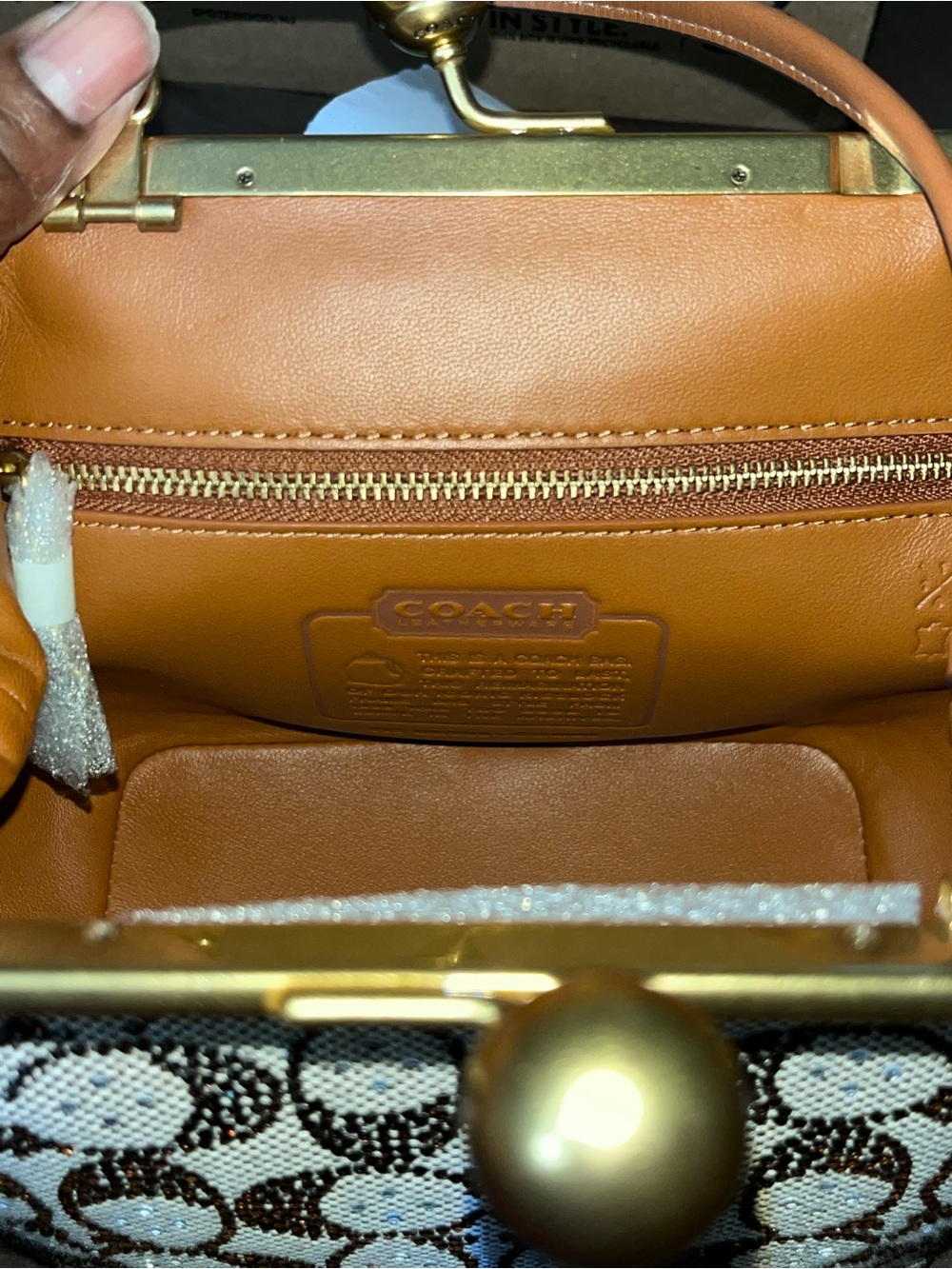 Coach Brown and Cream Signature Jacquard Kiss-Lock 16 - Picture 5 of 11